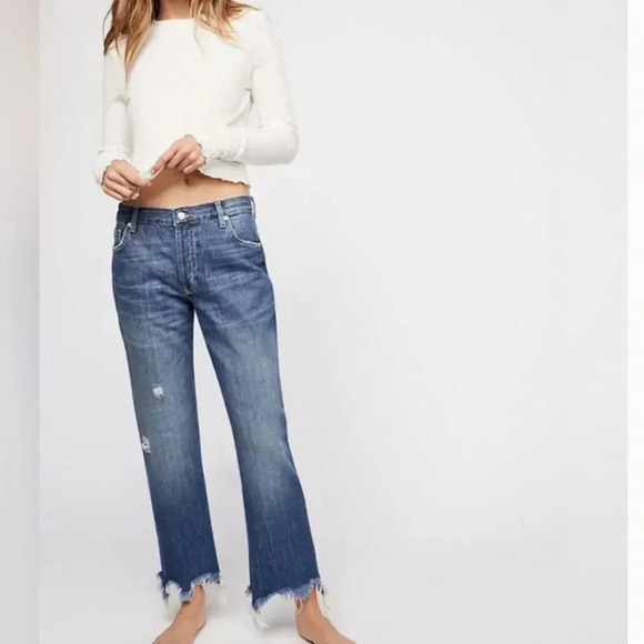 We the Free Maggie Ripped Crop Straight Leg Jeans size 24 in blue button fly - Picture 1 of 13